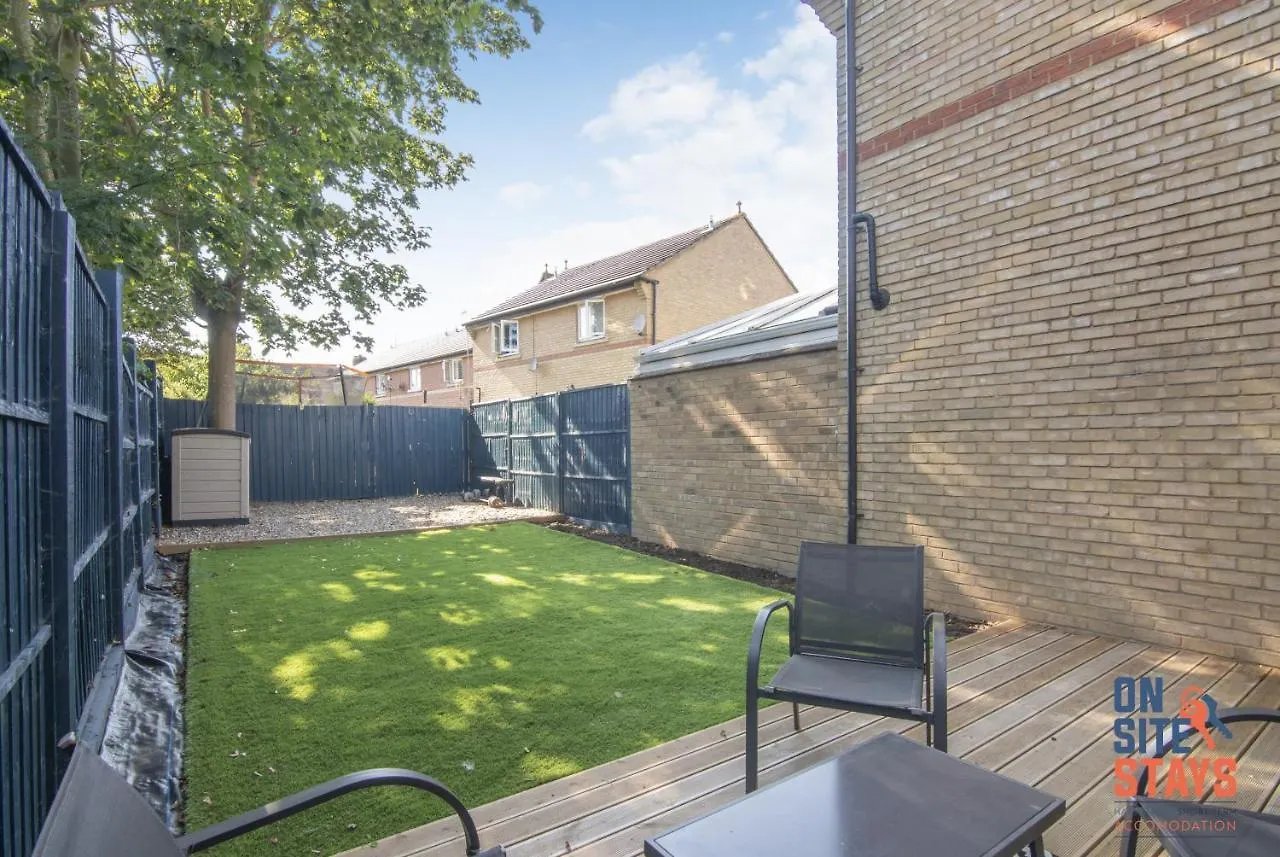 Apartment Onsitestays - Early Check In August - Modern 3 Bed House, 2 X Parking, Garden, Wifi & Dishwasher Bromley United Kingdom