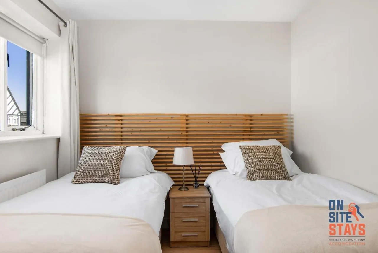 Onsitestays - Early Check In August - Modern 3 Bed House, 2 X Parking, Garden, Wifi & Dishwasher Bromley 0*,